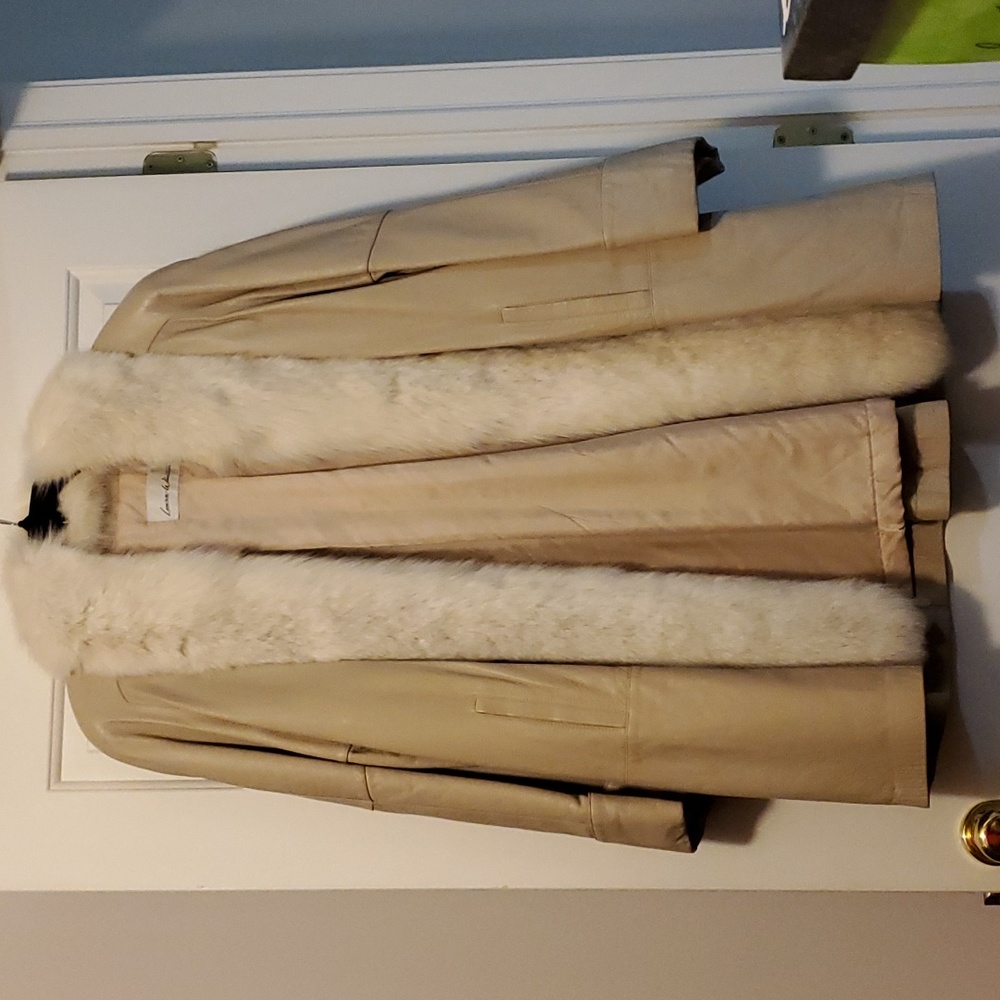Laura Winston leather and fox fur swing coat.  Size XL